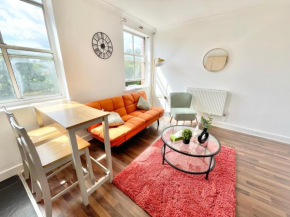 Town Centre Flat- Great for Contractors - Sleeps 4 - FREE Parking